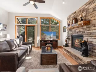 Photo #2: 978738 Listing