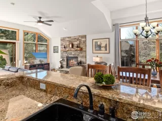 Photo #6: 978738 Listing