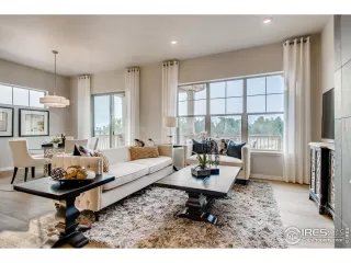 Photo #5: 978776 Listing