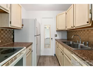 Photo #6: 978789 Listing