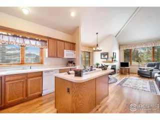 Photo #3: 978799 Listing