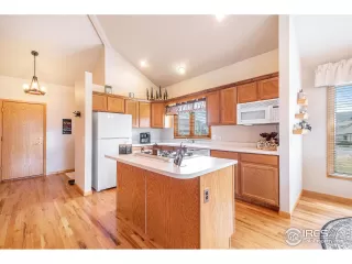 Photo #4: 978799 Listing