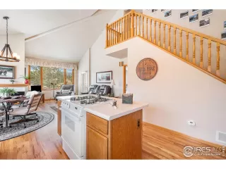 Photo #5: 978799 Listing