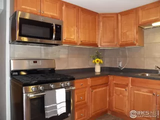 Photo #5: 978811 Listing