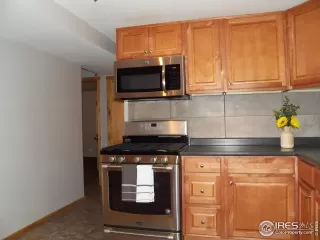 Photo #6: 978811 Listing