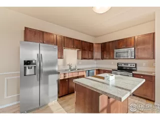 Photo #6: 978981 Listing