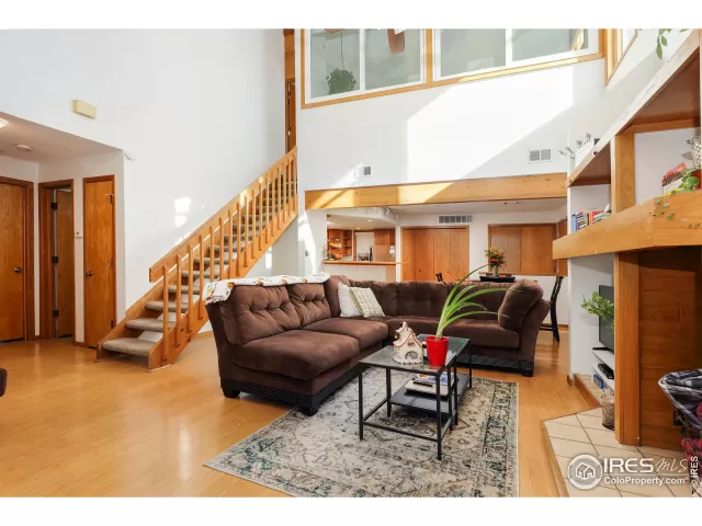 MLS: 979010 Condo For Sale