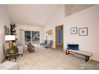 Photo #4: 979028 Listing