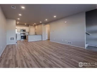 Photo #6: 979033 Listing 