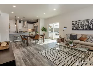 Photo #4: 979041 Listing