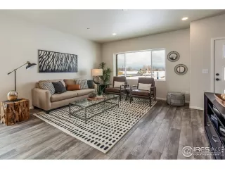 Photo #5: 979041 Listing