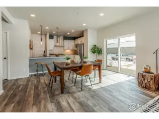 Photo #6: 979041 Listing