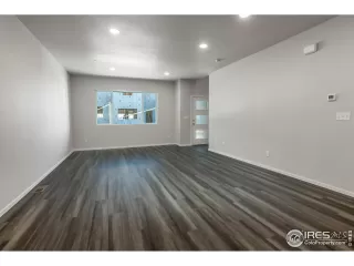 Photo #6: 979046 Listing