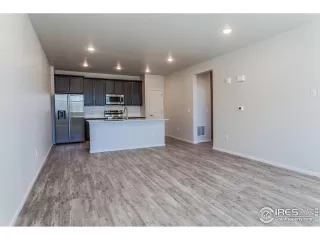 Photo #4: 979074 Listing