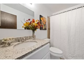 Photo #5: 979111 Listing