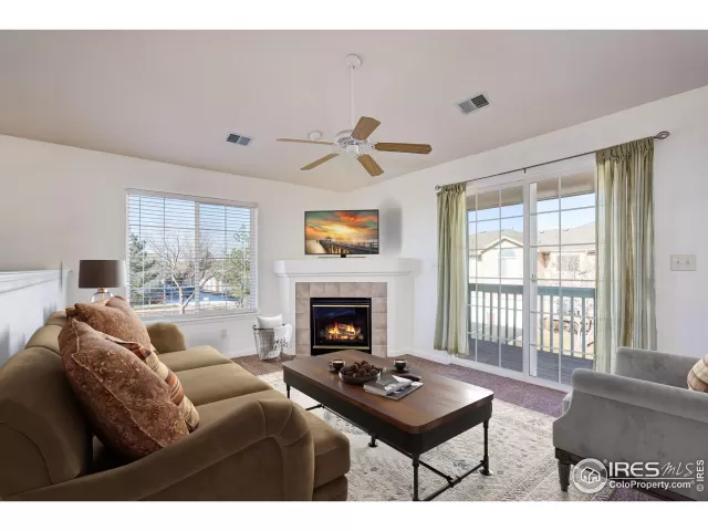 MLS: 979136 Condo For Sale