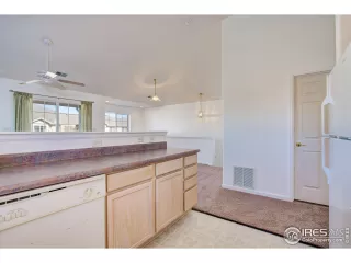 Photo #6: 979136 Listing