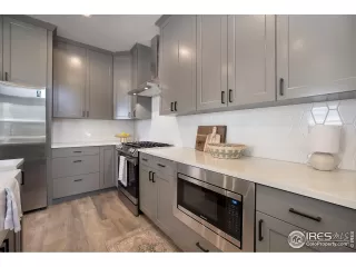 Photo #4: 979137 Listing