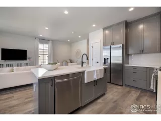 Photo #5: 979137 Listing