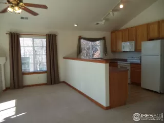 Photo #4: 979181 Listing