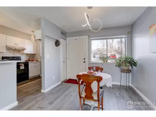 Photo #4: 979196 Listing