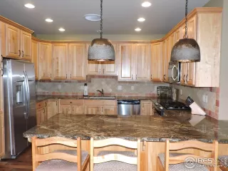 Photo #2: 979210 Listing