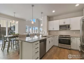 Photo #4: 979316 Listing