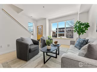 Photo #5: 979318 Listing 