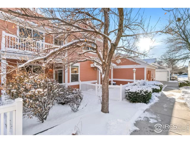 MLS: 979370 Condo For Sale