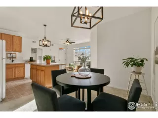 Photo #6: 979370 Listing