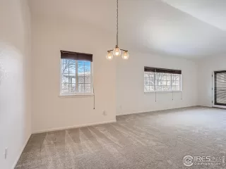 Photo #6: 979404 Listing