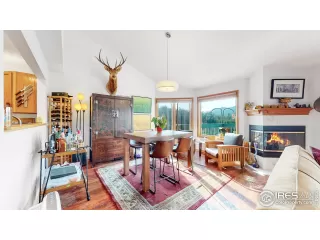 Photo #5: 979407 Listing