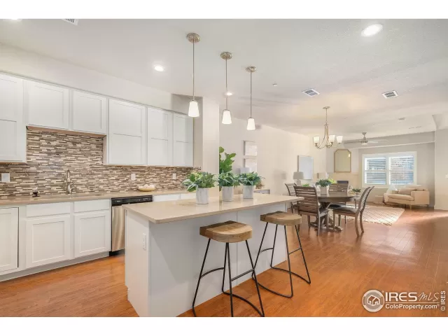 MLS: 979455 Condo For Sale