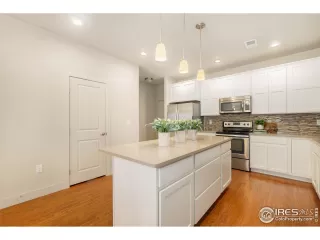 Photo #6: 979455 Listing