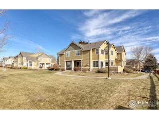 Photo #3: 979500 Listing