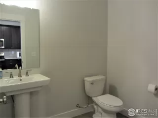 Photo #5: 979568 Listing