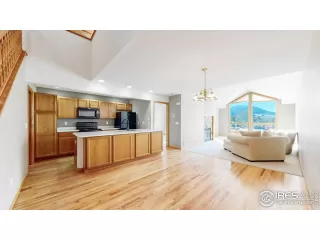 Photo #3: 979610 Listing