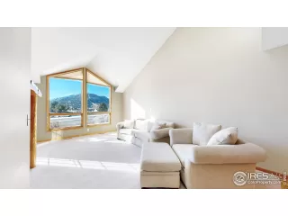 Photo #4: 979610 Listing