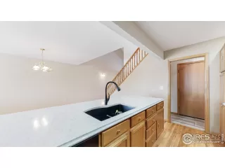 Photo #6: 979610 Listing