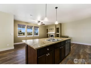 Photo #5: 979631 Listing