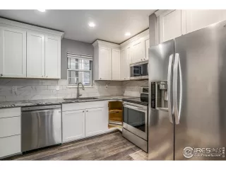 Photo #4: 979661 Listing