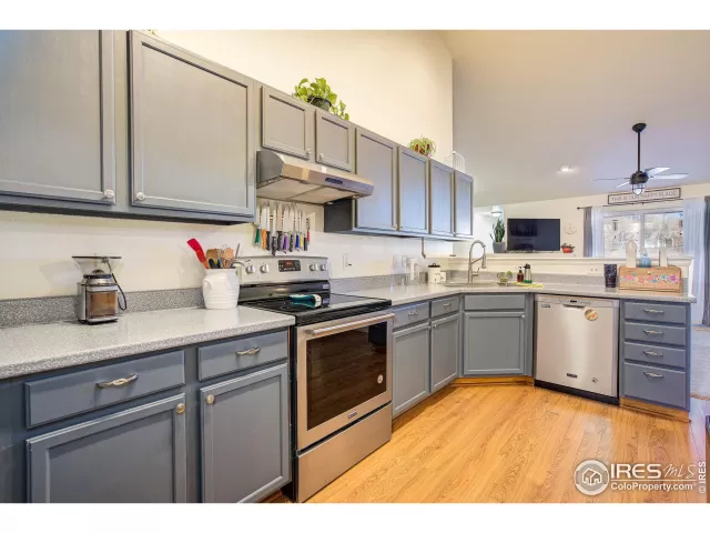 MLS: 979695 Condo For Sale