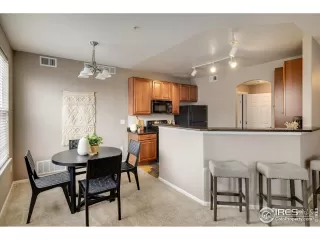 Photo #5: 979750 Listing