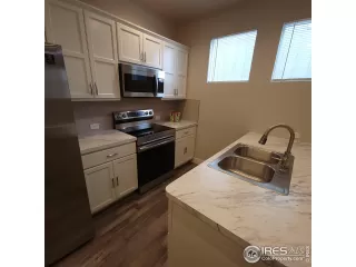 Photo #4: 979755 Listing 