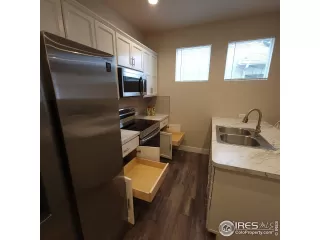 Photo #5: 979755 Listing 