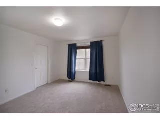 Photo #5: 979781 Listing