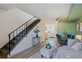 Photo #3: 979836 Listing