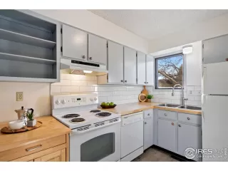 Photo #6: 979836 Listing