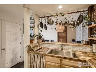 Photo #5: 979853 Listing