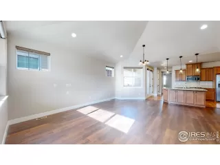 Photo #3: 979876 Listing